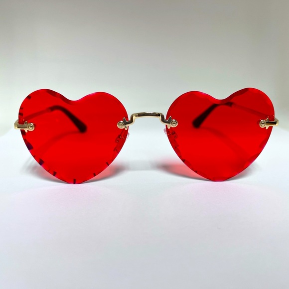 Heart shaped sunglasses - Picture 2 of 3